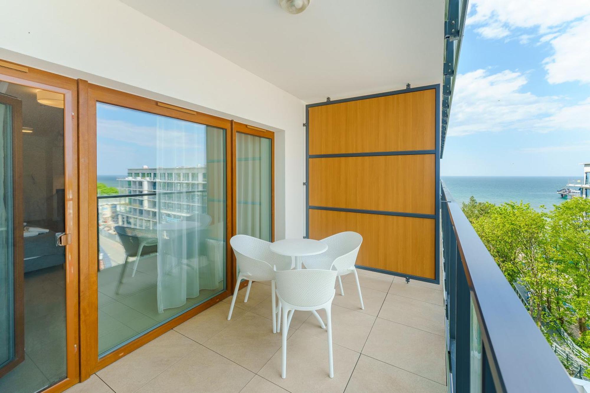 Aquamarina Prima Deluxe Studios With Sea View By Noclegi Renters Miedzyzdroje Kültér fotó
