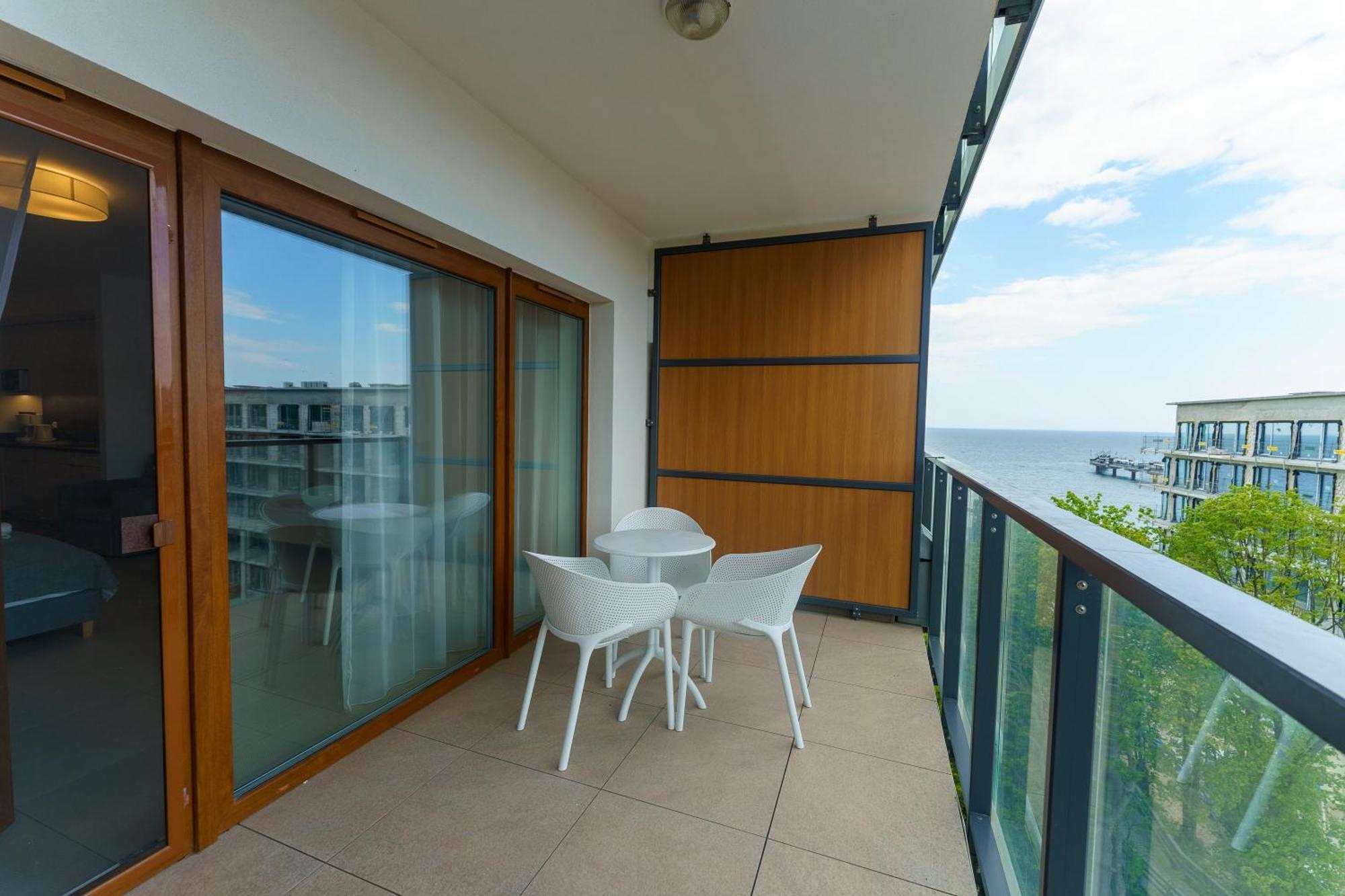 Aquamarina Prima Deluxe Studios With Sea View By Noclegi Renters Miedzyzdroje Kültér fotó