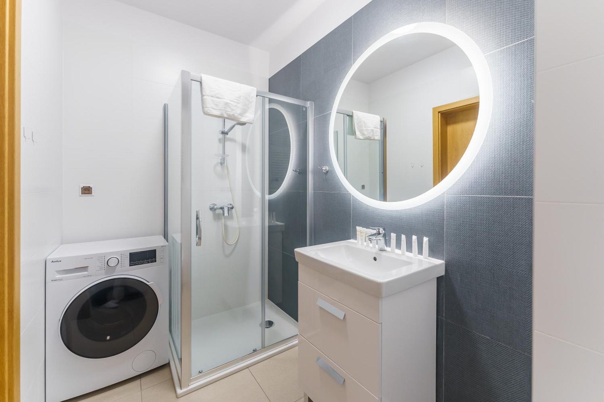 Aquamarina Prima Deluxe Studios With Sea View By Noclegi Renters Miedzyzdroje Kültér fotó