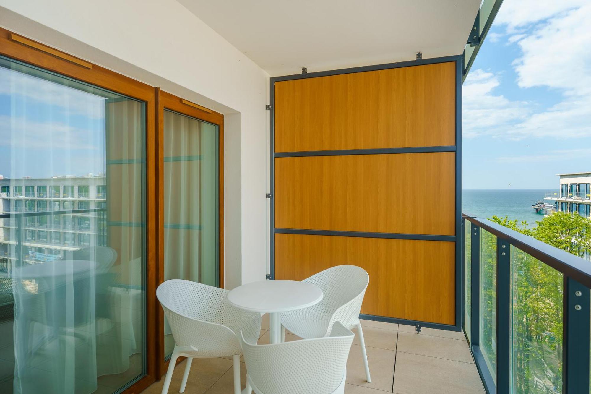 Aquamarina Prima Deluxe Studios With Sea View By Noclegi Renters Miedzyzdroje Kültér fotó