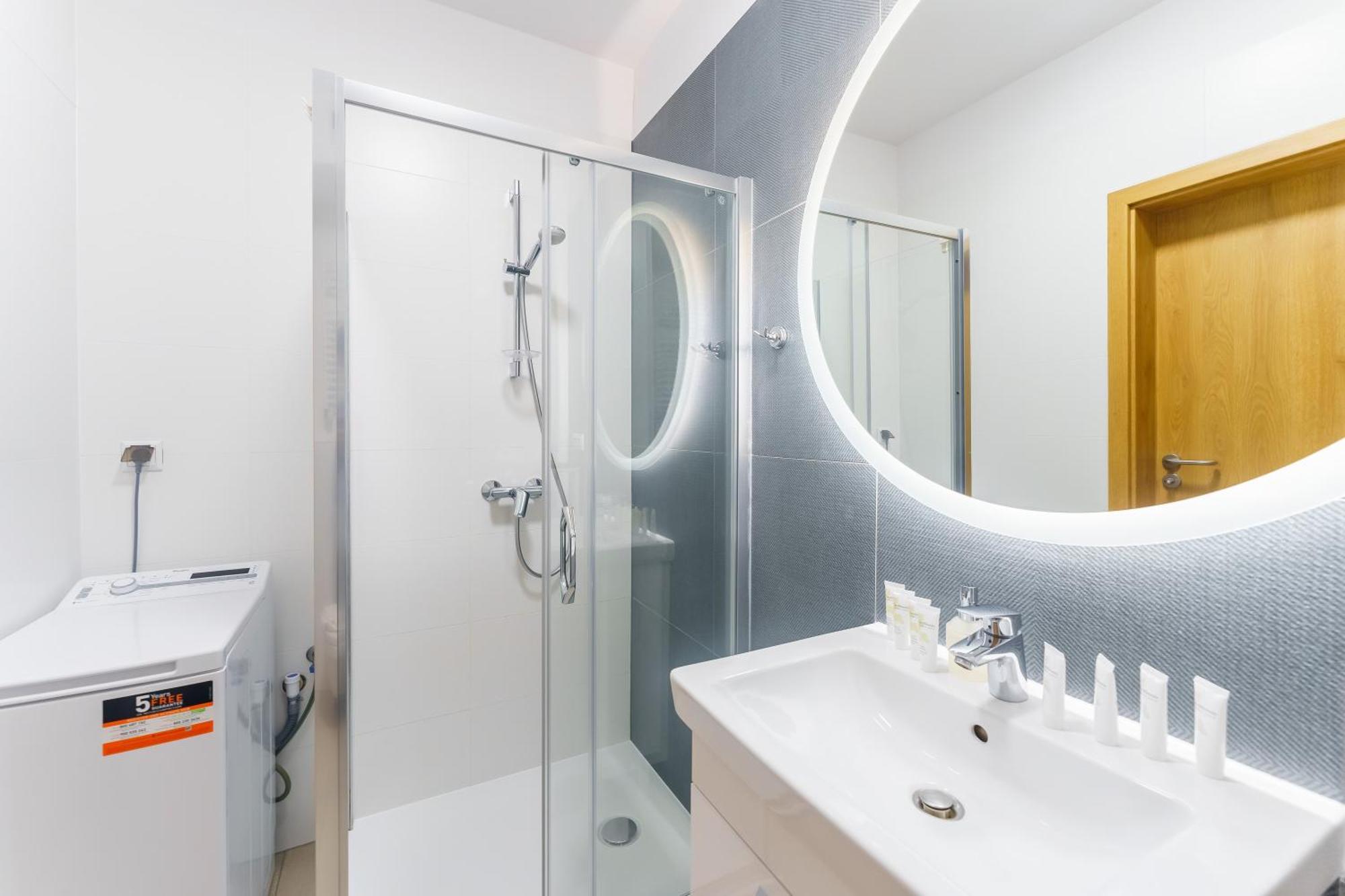 Aquamarina Prima Deluxe Studios With Sea View By Noclegi Renters Miedzyzdroje Kültér fotó