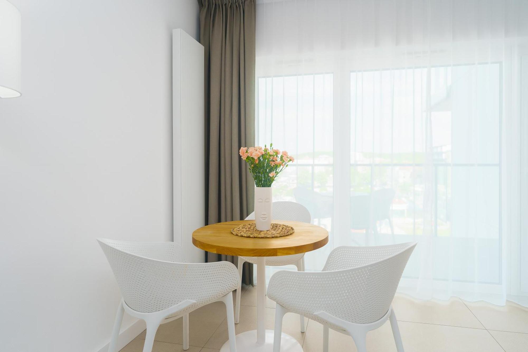 Aquamarina Prima Deluxe Studios With Sea View By Noclegi Renters Miedzyzdroje Kültér fotó