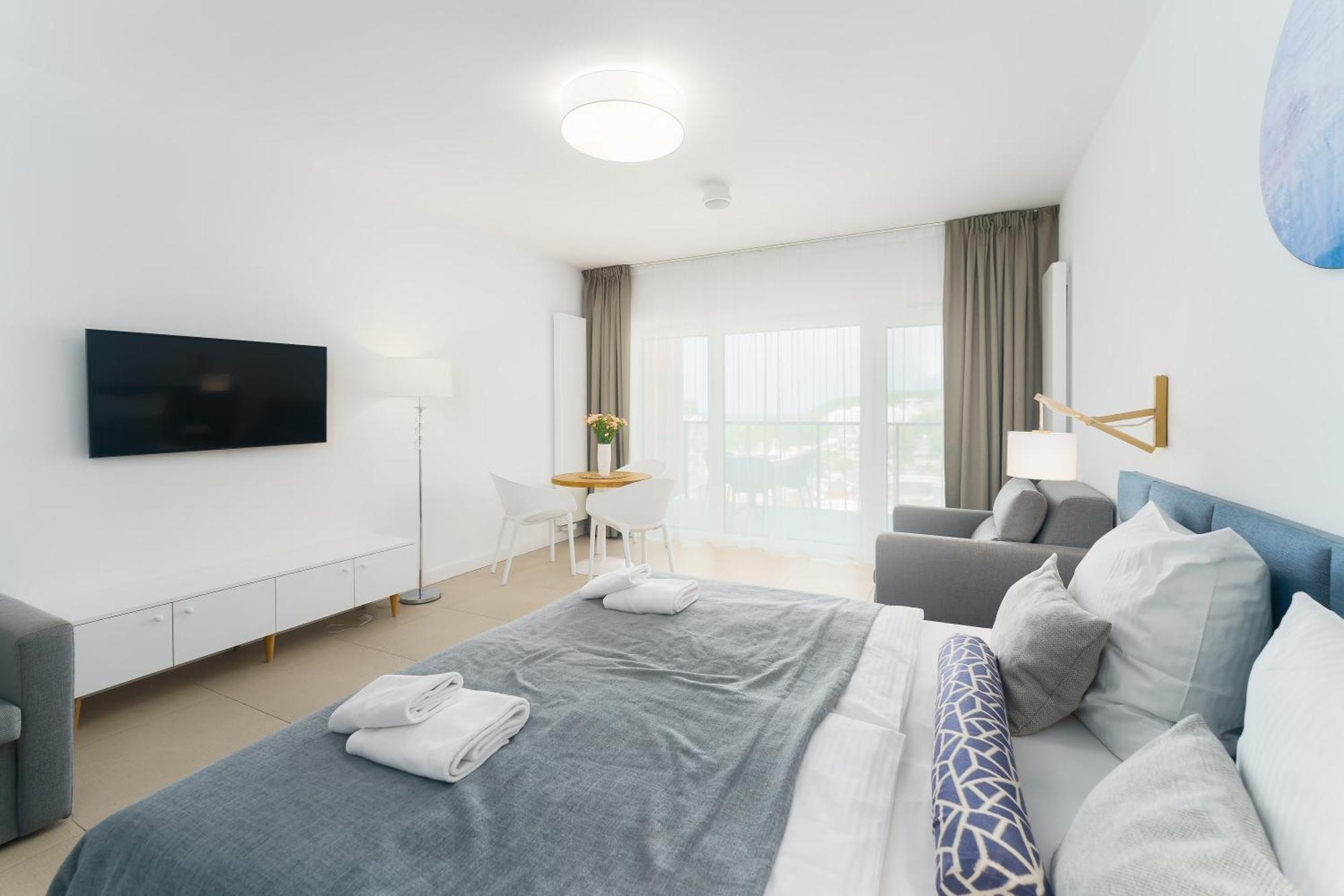 Aquamarina Prima Deluxe Studios With Sea View By Noclegi Renters Miedzyzdroje Kültér fotó