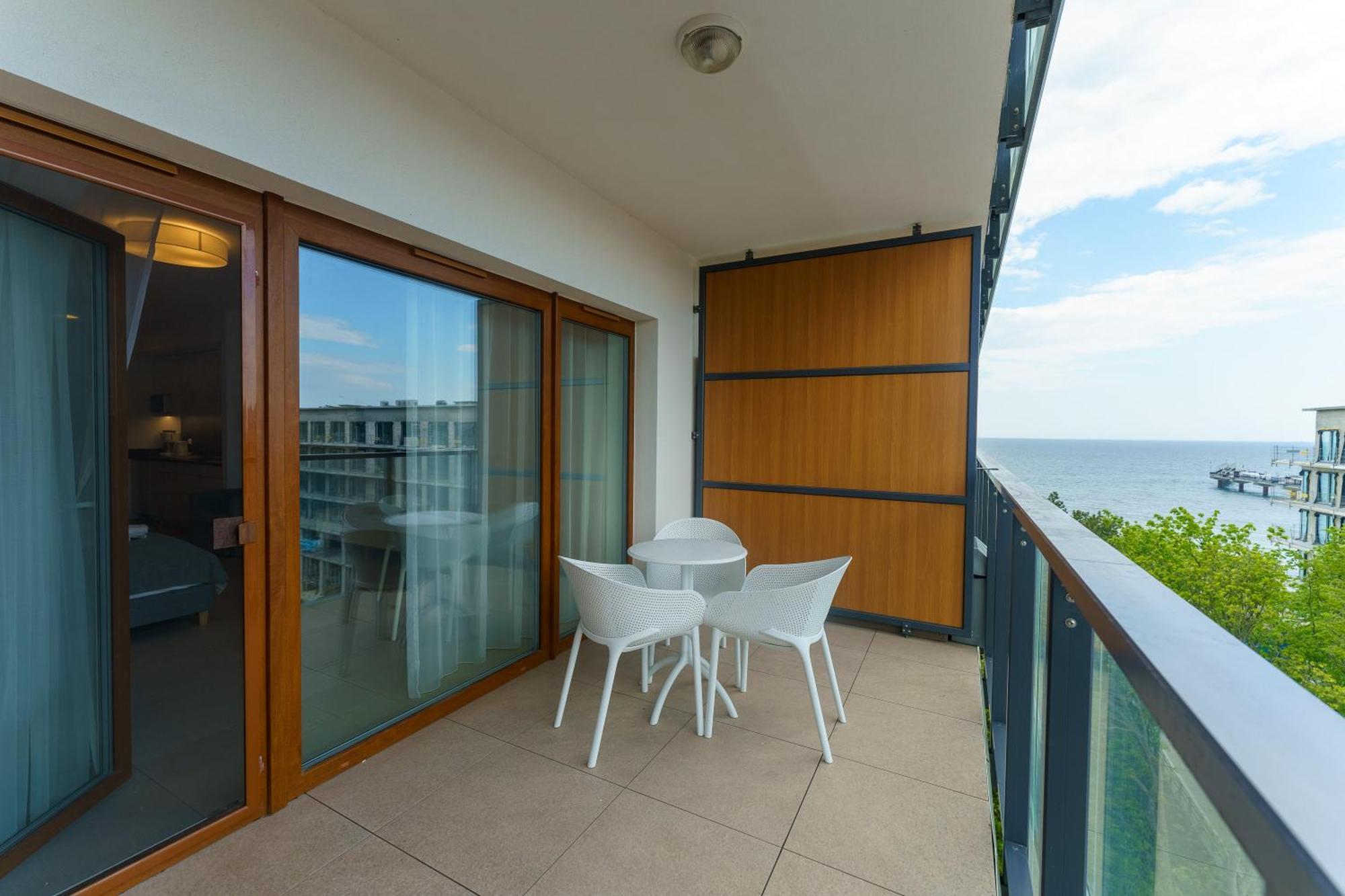 Aquamarina Prima Deluxe Studios With Sea View By Noclegi Renters Miedzyzdroje Kültér fotó