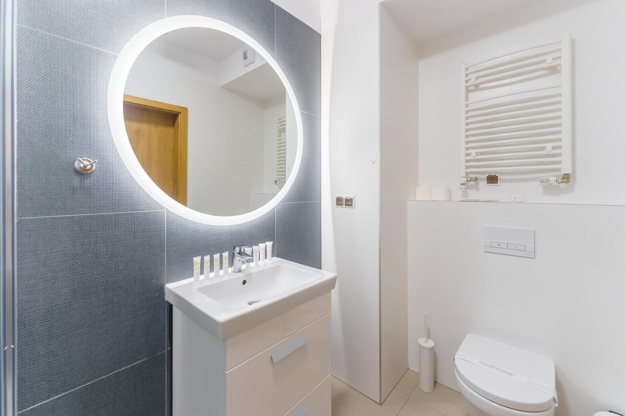 Aquamarina Prima Deluxe Studios With Sea View By Noclegi Renters Miedzyzdroje Kültér fotó