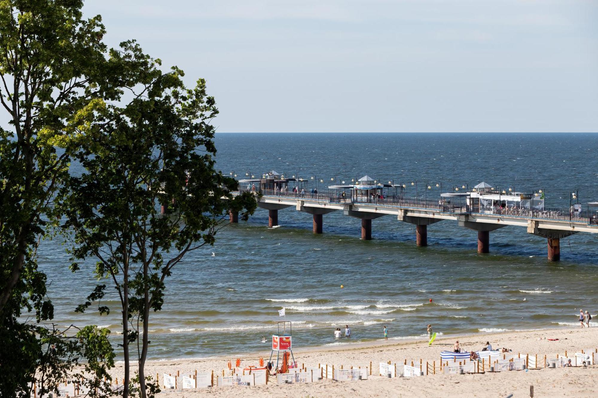 Aquamarina Prima Deluxe Studios With Sea View By Noclegi Renters Miedzyzdroje Kültér fotó